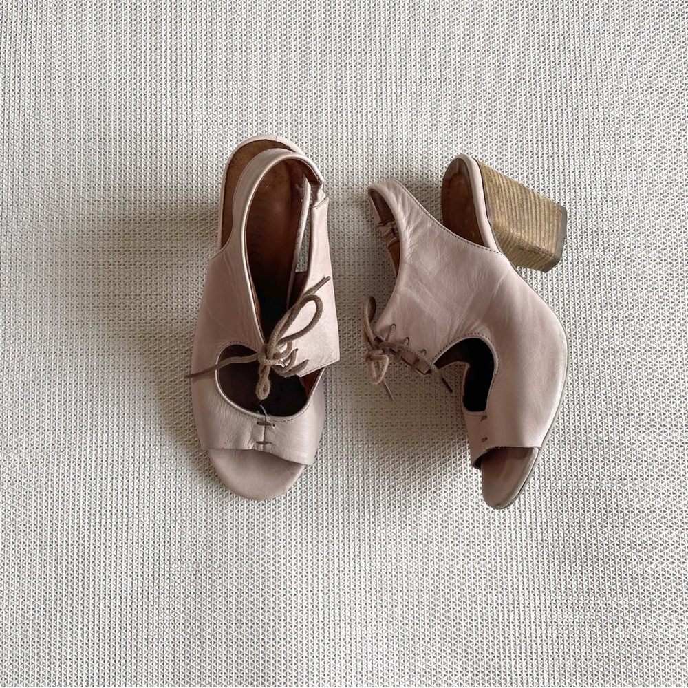 Italian Bueno Pale Pink Subversive Heel
